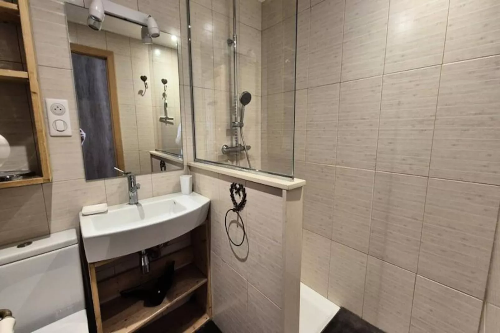 Résidence Combe Folle-Niet-getagd