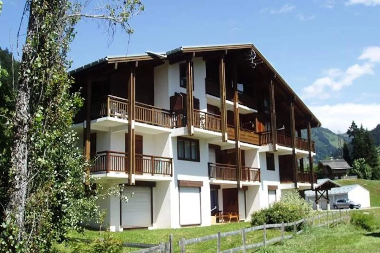 Résidence Le Champs Sous Jerome-Niet-getagd