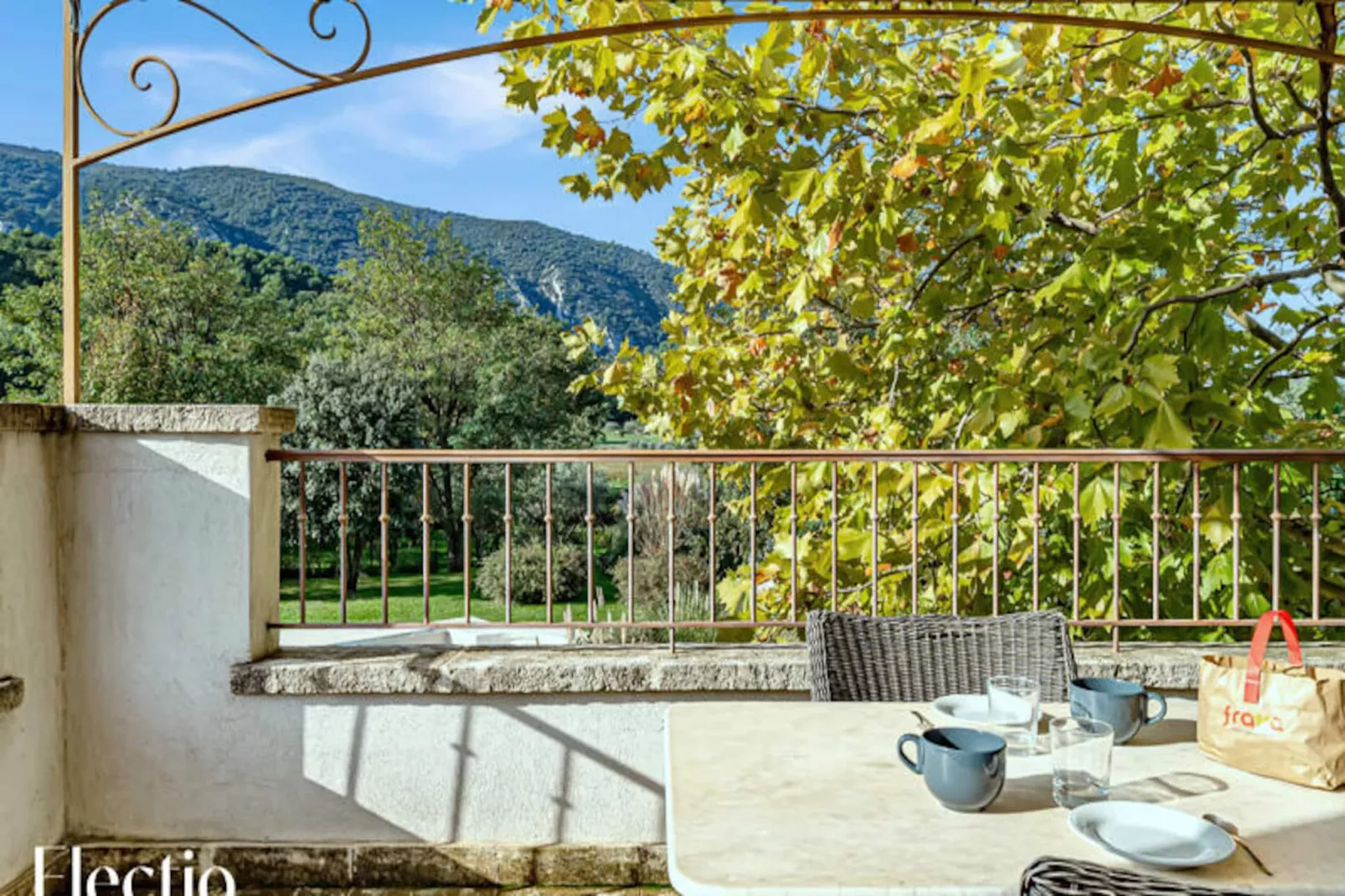 Loggia 11 Platane | R&eacute;sidence Les Petitons-Niet-getagd