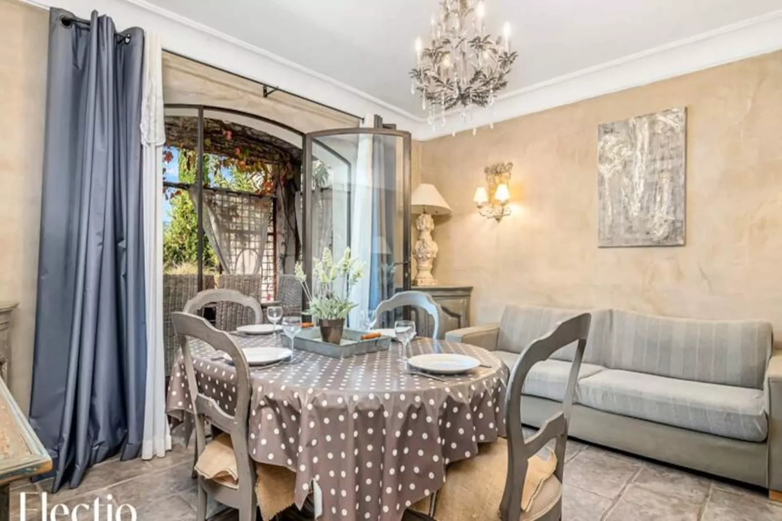 Loggia 2 Glycine | R&eacute;sidence Les Petitons-Niet-getagd