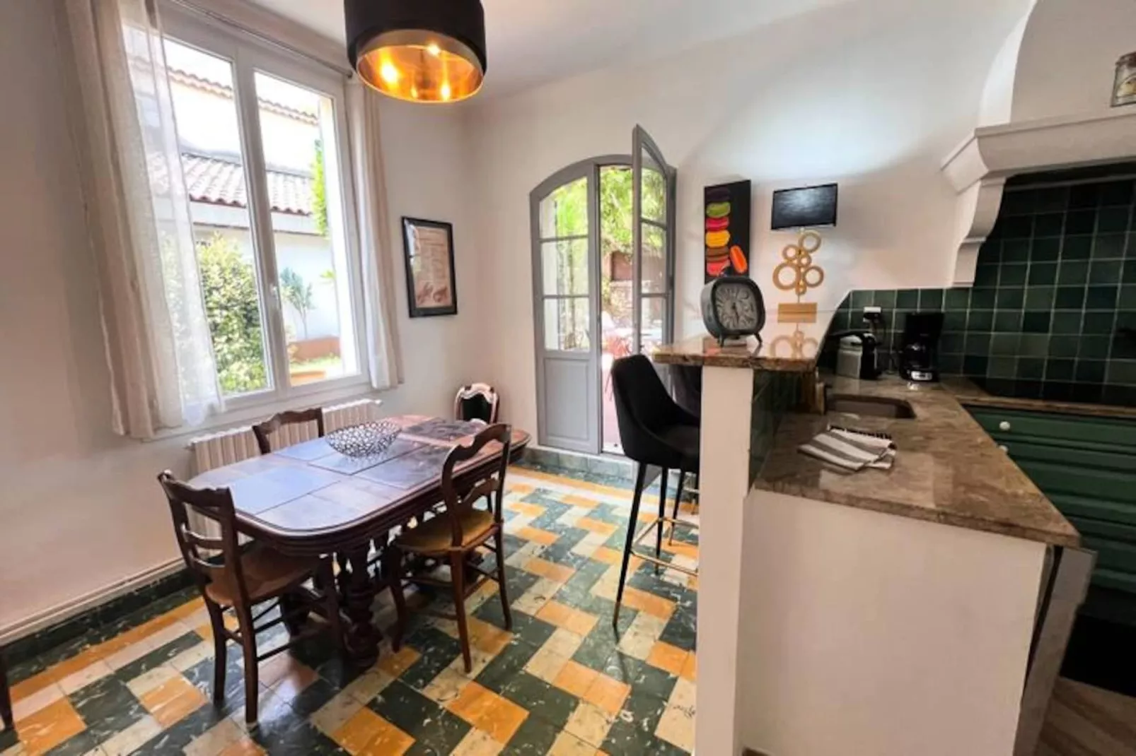 Elivi : Maison De Ville Avec Jardin &agrave; Deux Pas Du Centre Historique-Niet-getagd