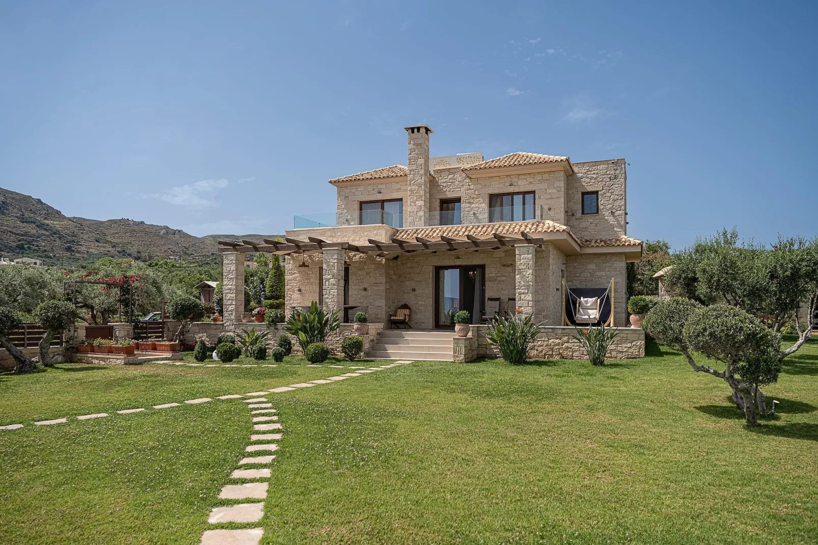 Villa Aloni 8prs-Buitenkant zomer