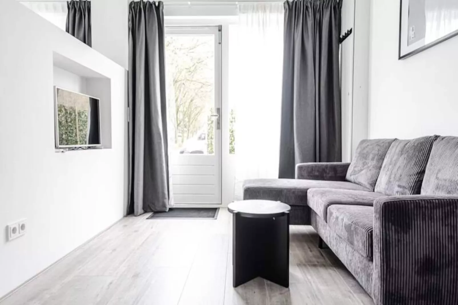 Kings Square Studio Apartment-Niet-getagd