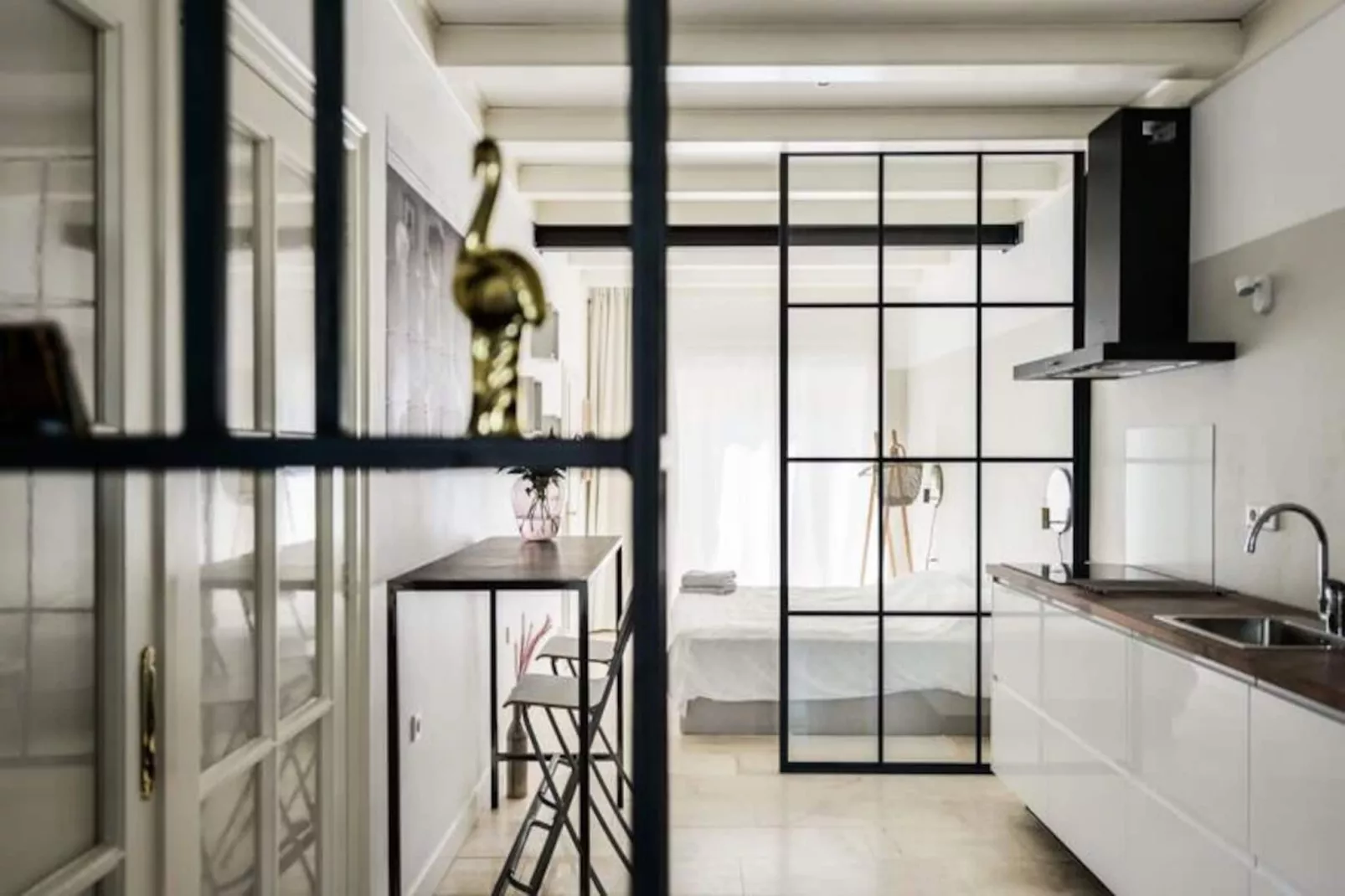 Villa Loft Apartment With Light Garden Room-Niet-getagd