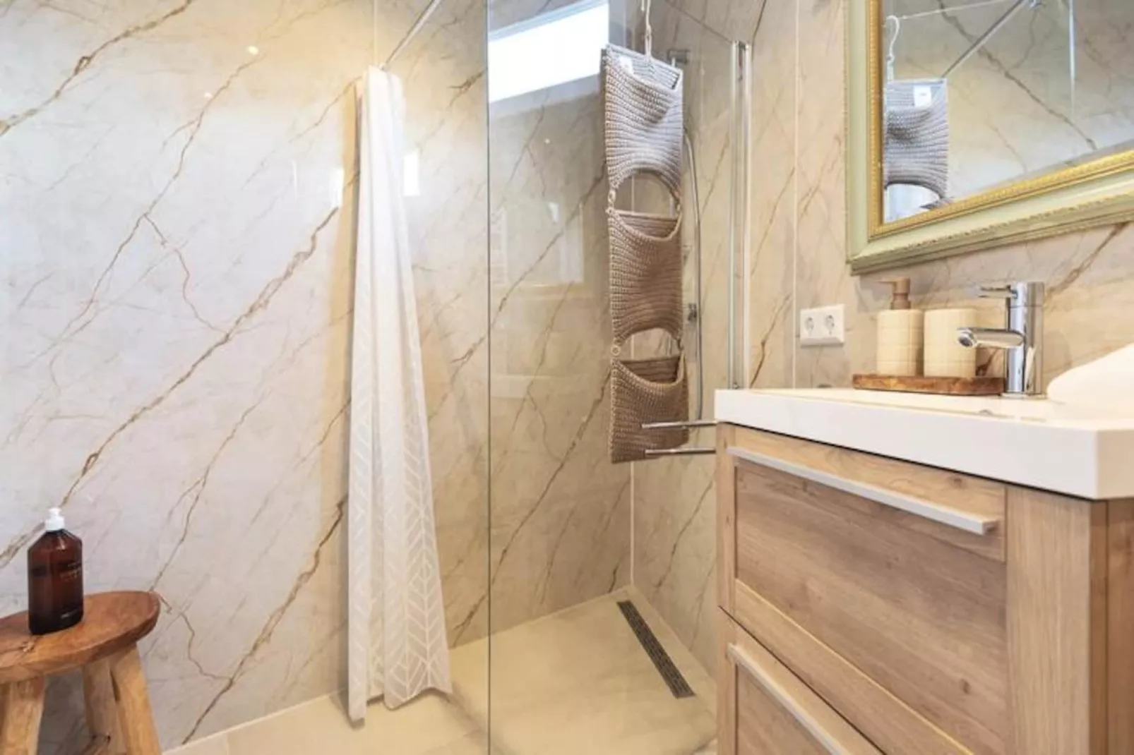 Beachhouse Rina-Niet-getagd