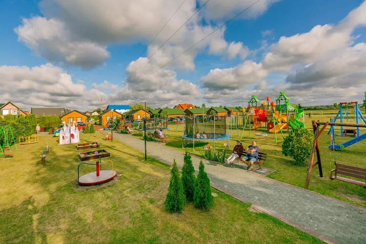 Domki pietrowe dla max 5 osób Karwia-Tuinen zomer