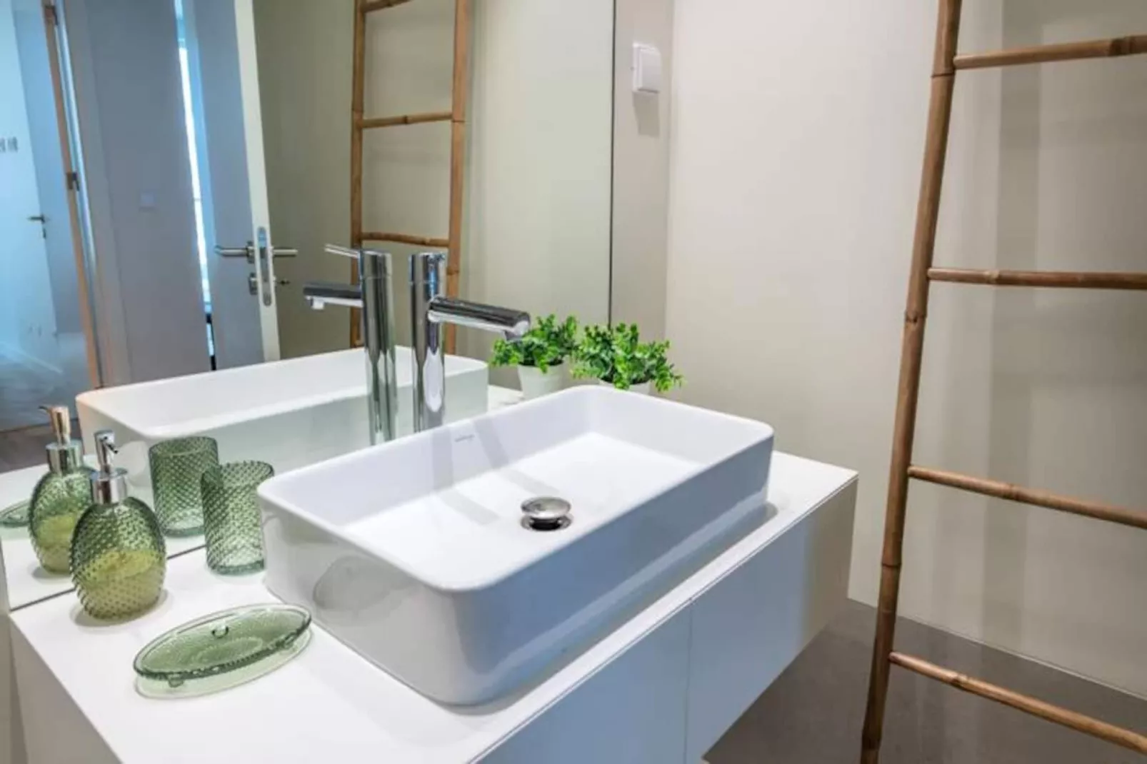 Bayline - Dinas Apartment-Niet-getagd