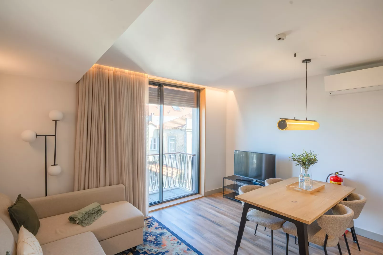 Feel Porto Firmeza Coworking & Flat 2.1-Woonkamer