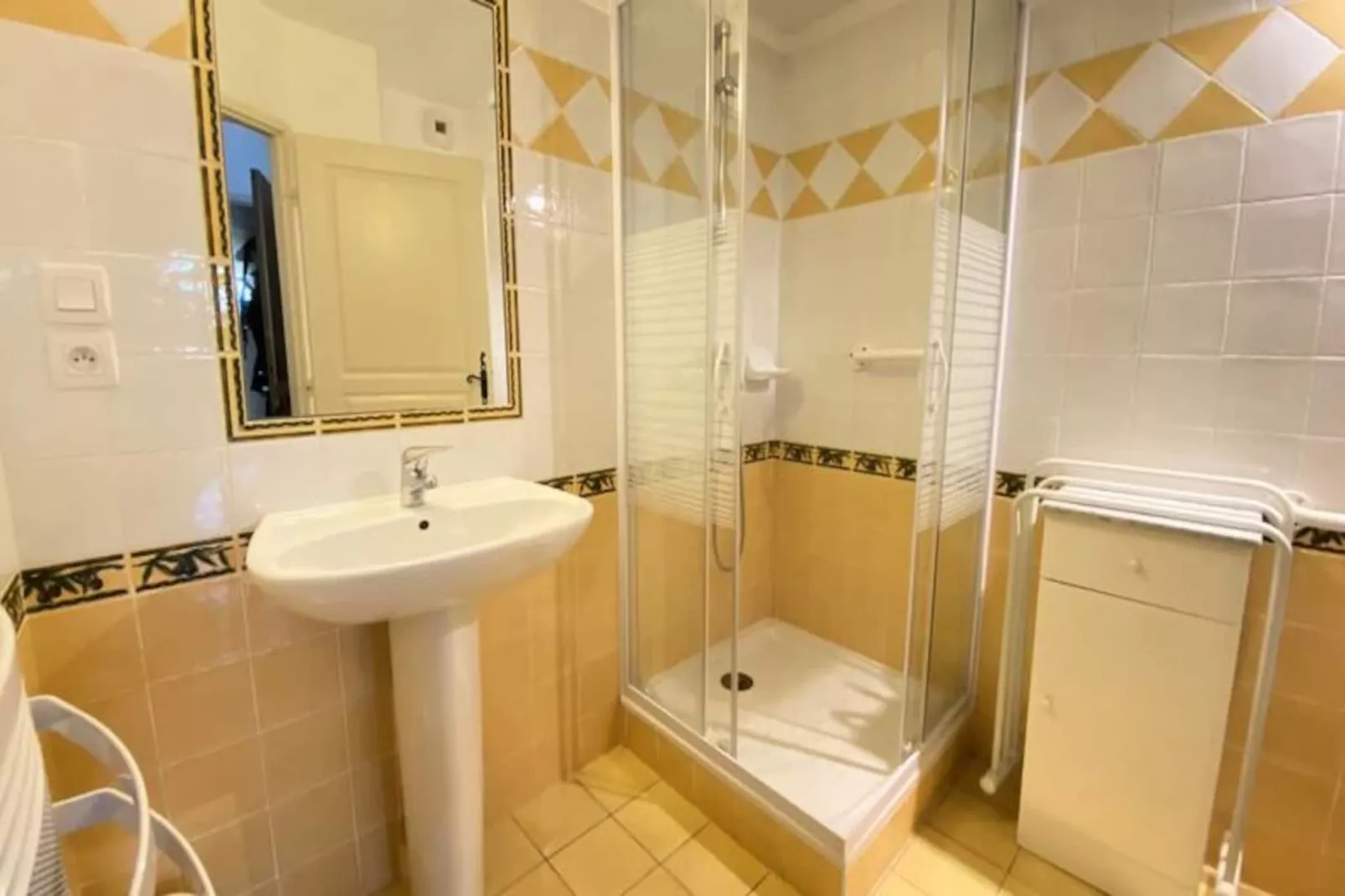 04b6 : Beau Studio Dans Un Mas Proven&ccedil;al - Piscine-Niet-getagd