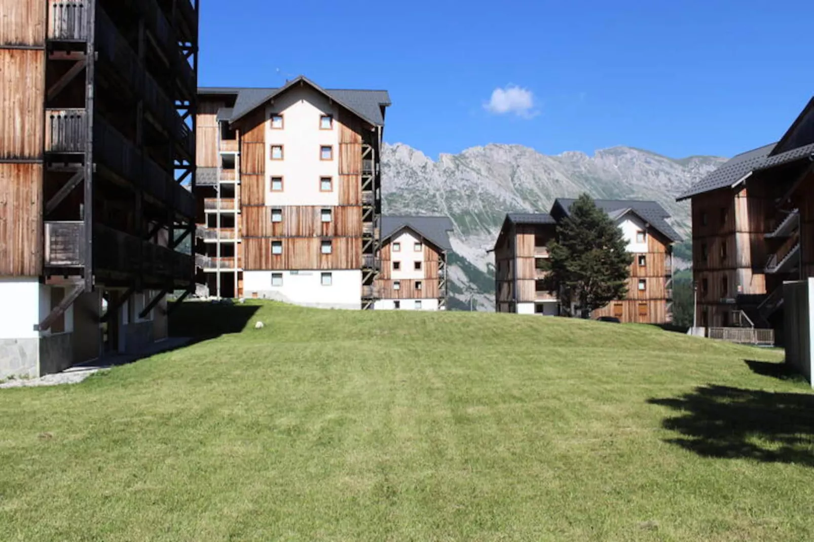 Les Chalets De Superd Heliantheme-Niet-getagd