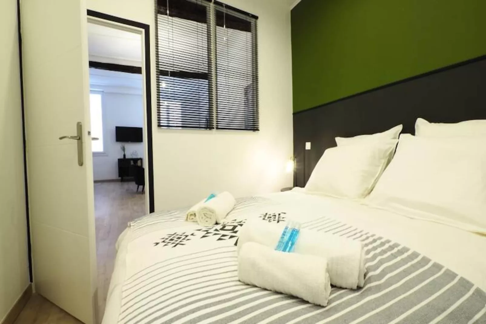 06r - Beau T2 Moderne - Vieux Nice-Niet-getagd