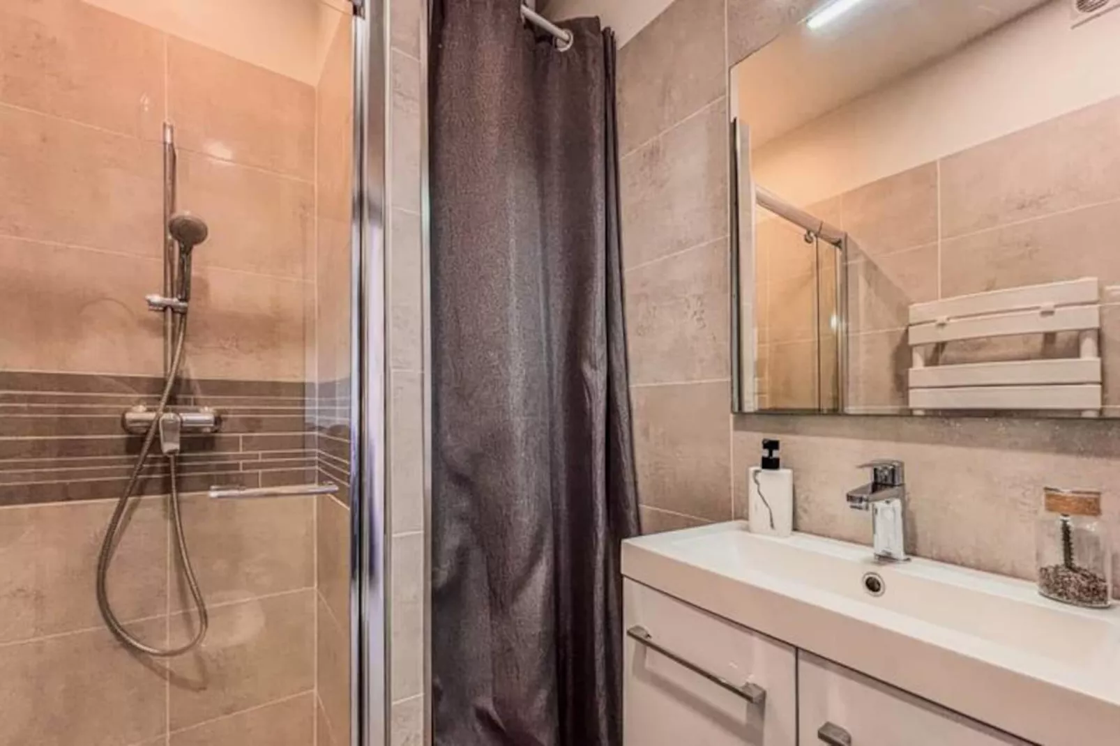 Studio Contemporain 2p à Quelques Pas Des Plages-Niet-getagd