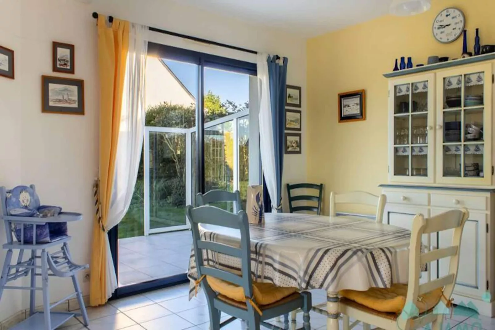 Résidence 305-frehel-Niet-getagd