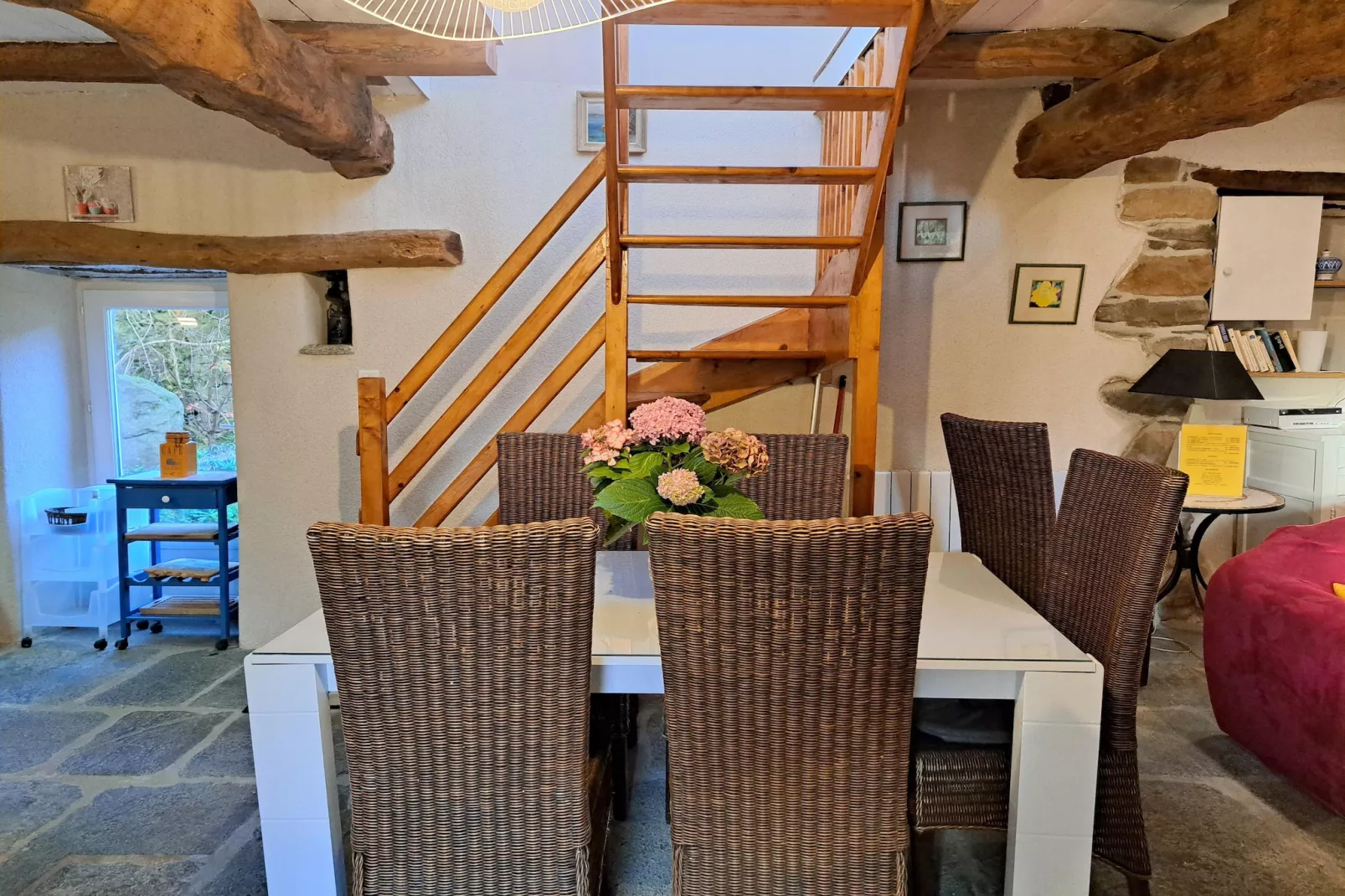 Granitsteinhaus in Guimaëc-Eetkamer