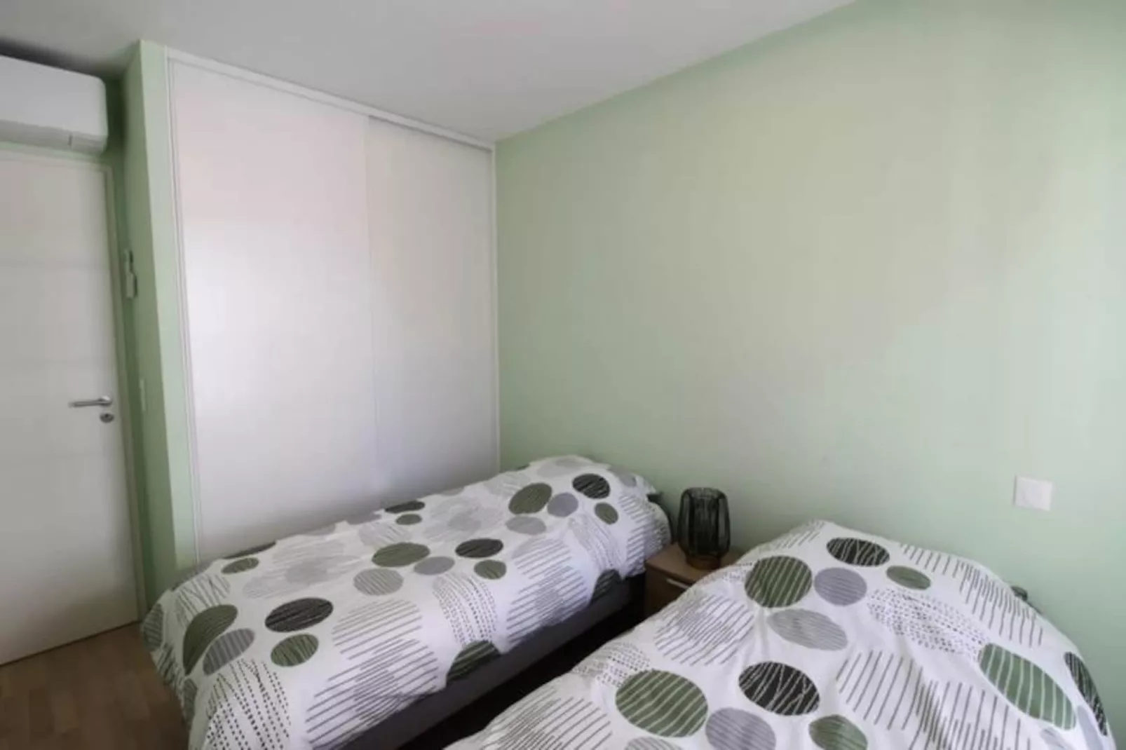 T3 Neuf, Clim, Terrasse & Garage &agrave; 2 Pas Du Lac-Niet-getagd