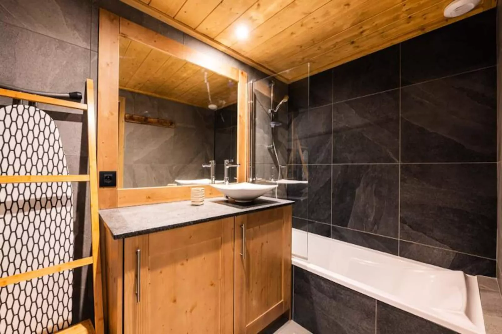 Résidence Manaka-Niet-getagd