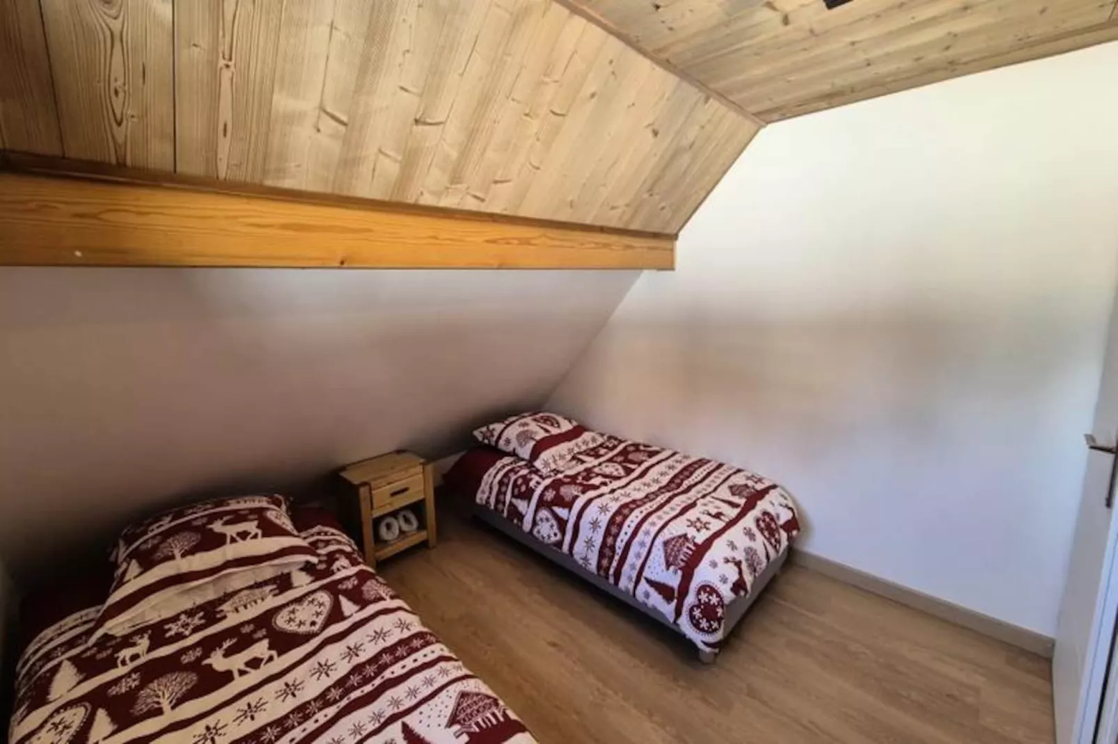 Chalet Nordique Pour 6 Personnes à La Féclaz - Piscine été-Niet-getagd