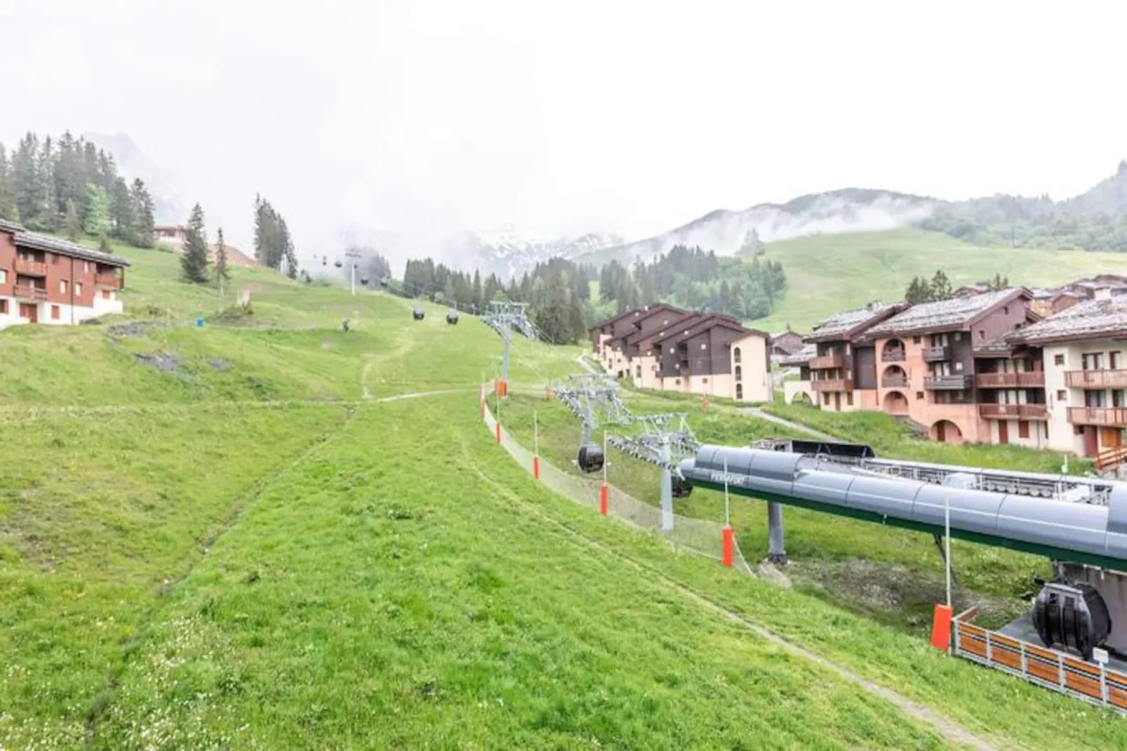 Résidence Pierrafort G-Niet-getagd