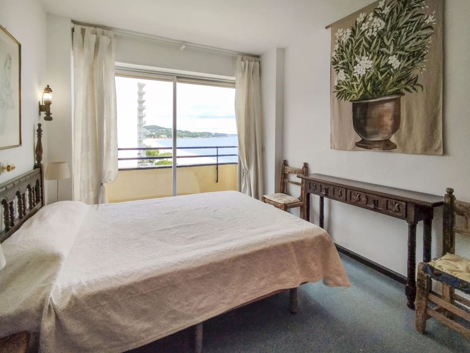 Los Laureles Blancos-Binnen