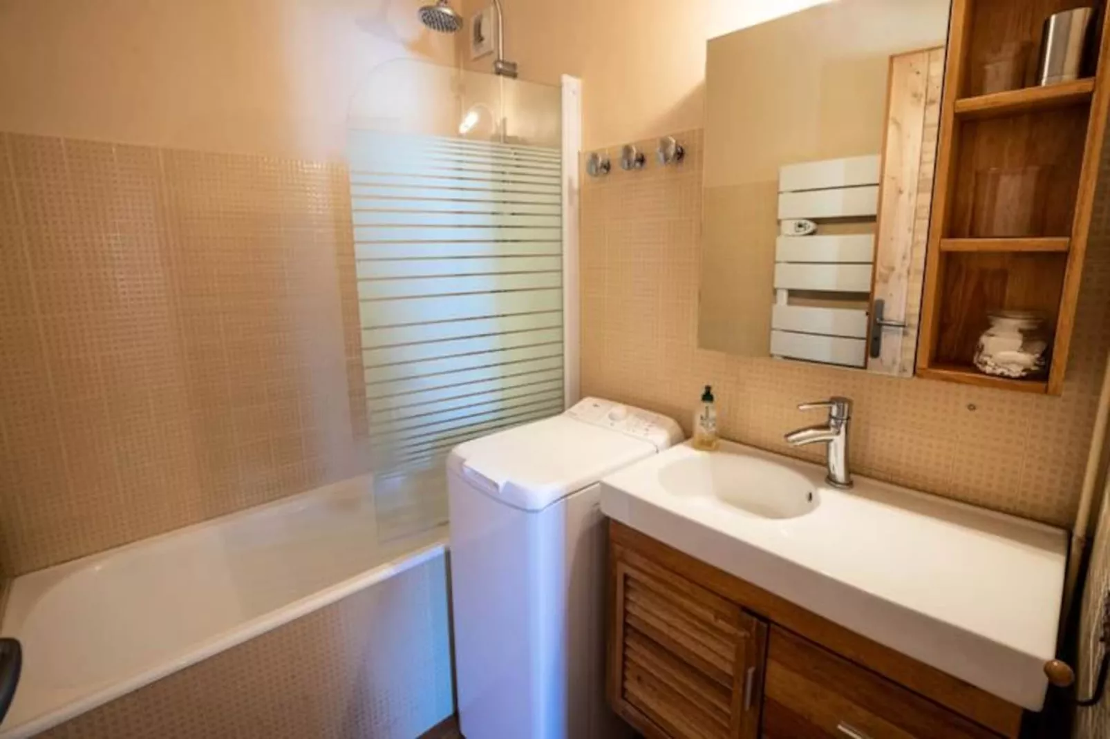 Les 3 Marches A1 En Face Du T&eacute;l&eacute;si&egrave;ge De Morel - Niet-getagd