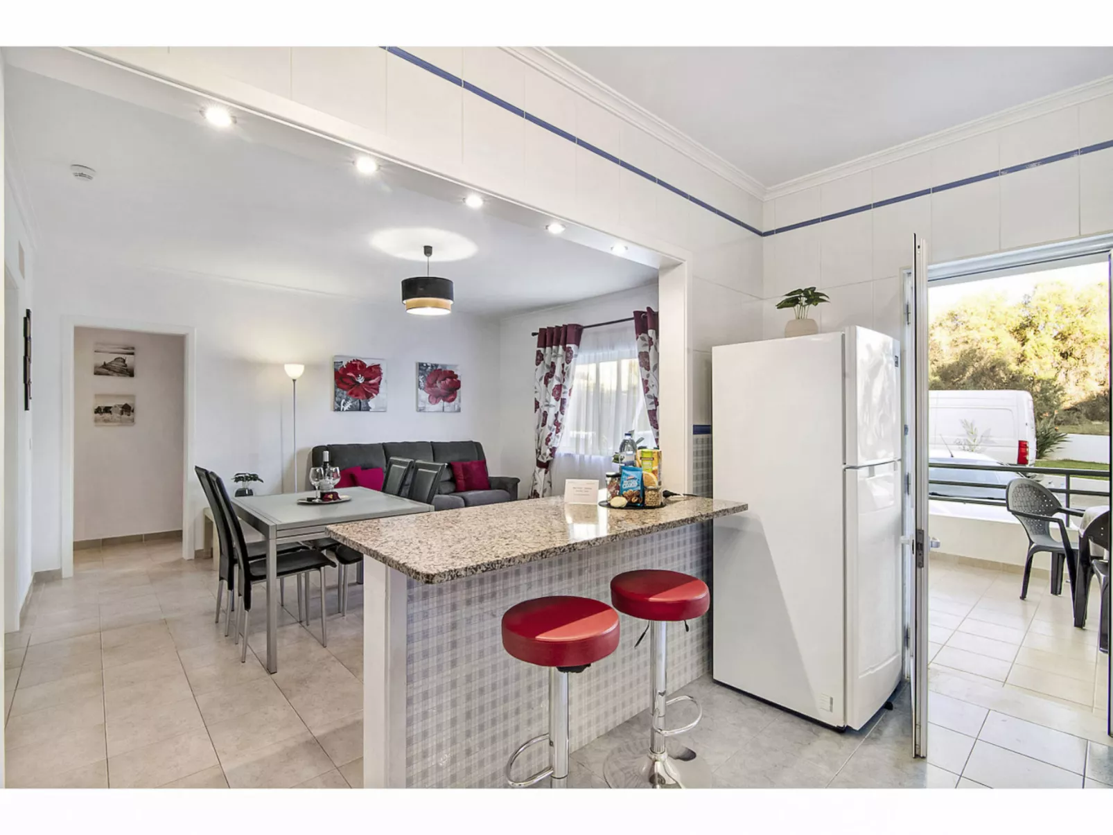 Manelito House - Sunny Way-Binnen