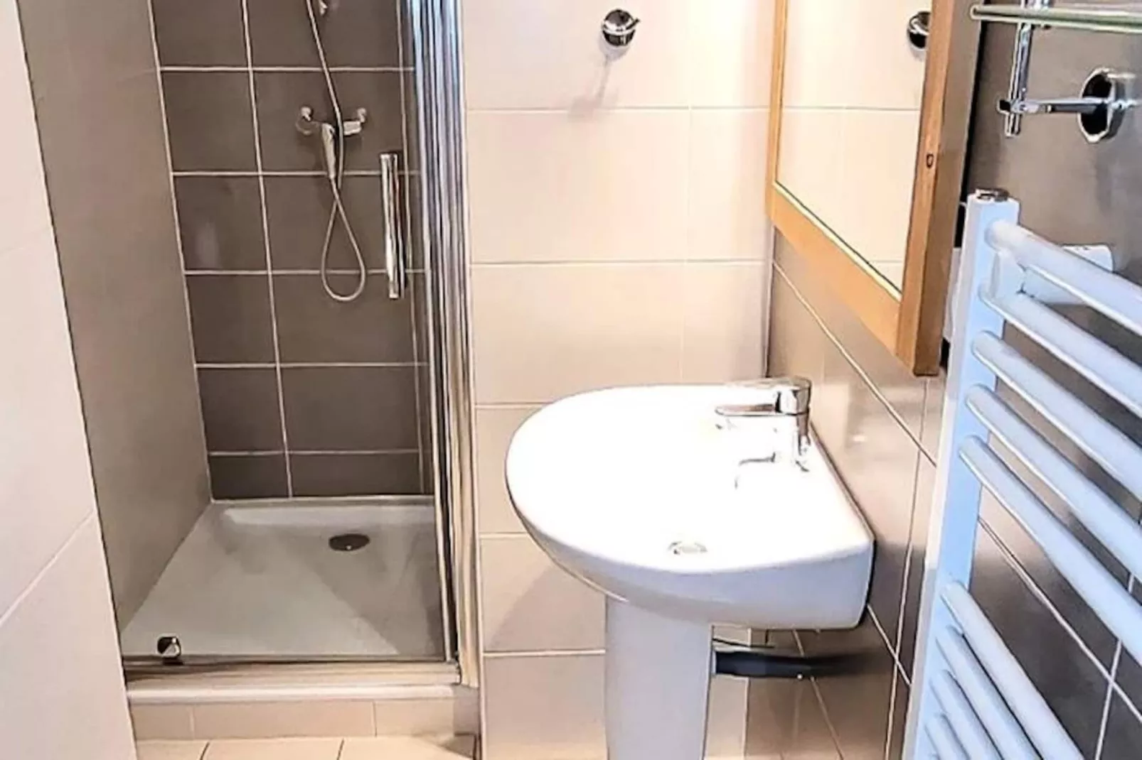 Résidence Chalune-Niet-getagd