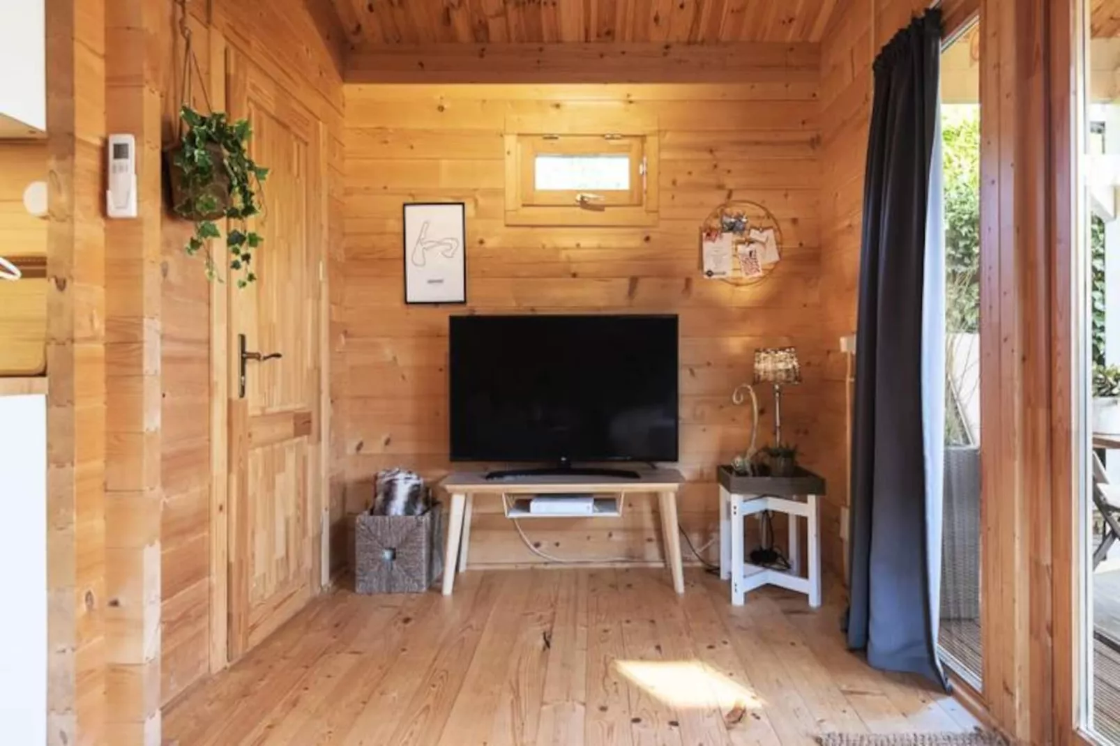 The Sea Lodge-Niet-getagd