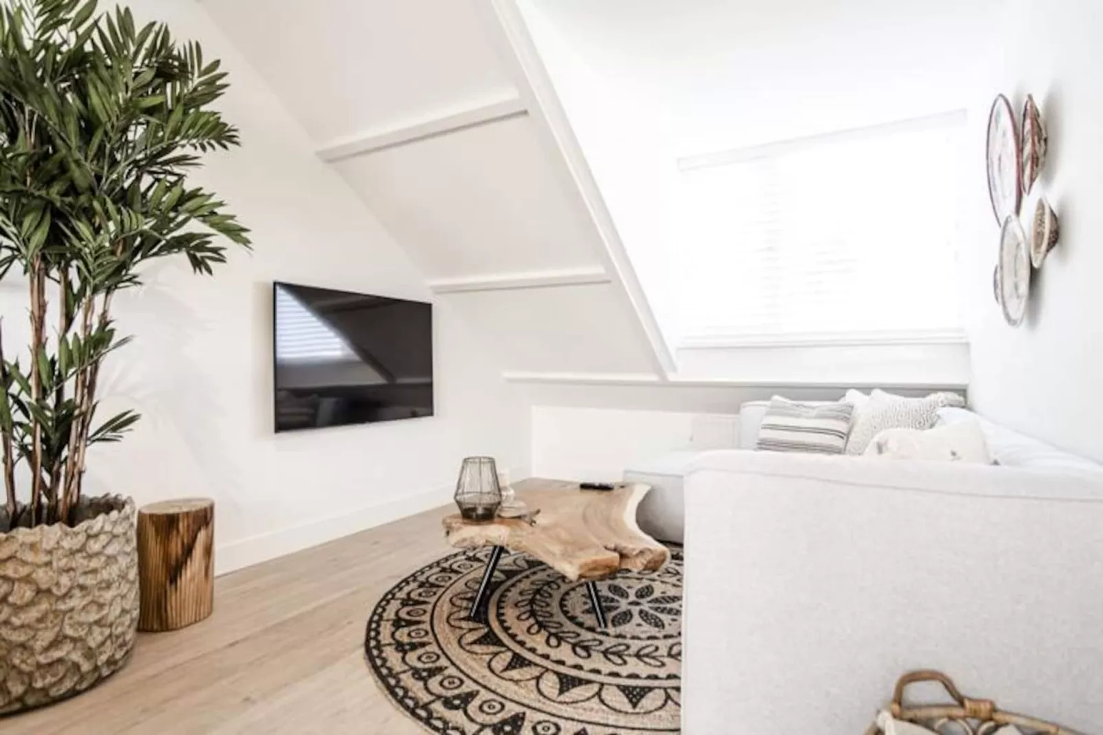 Yucca Beachhouse - Luxury Loft Apartment-Niet-getagd