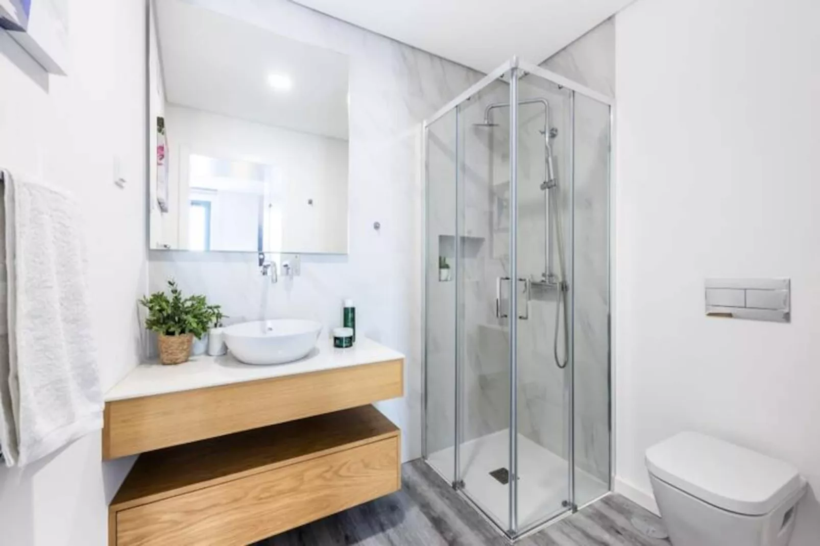 Frontline Seaview Apartment-Niet-getagd