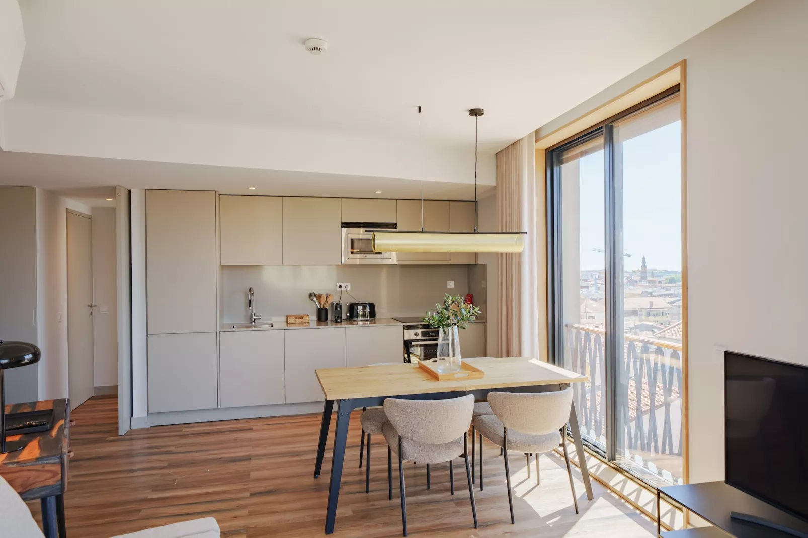 Feel Porto Firmeza Coworking & Flat 2.3-Eetkamer