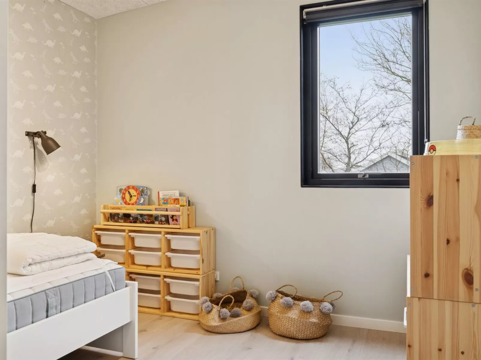 "Emelina" - 300m from the sea-Binnen