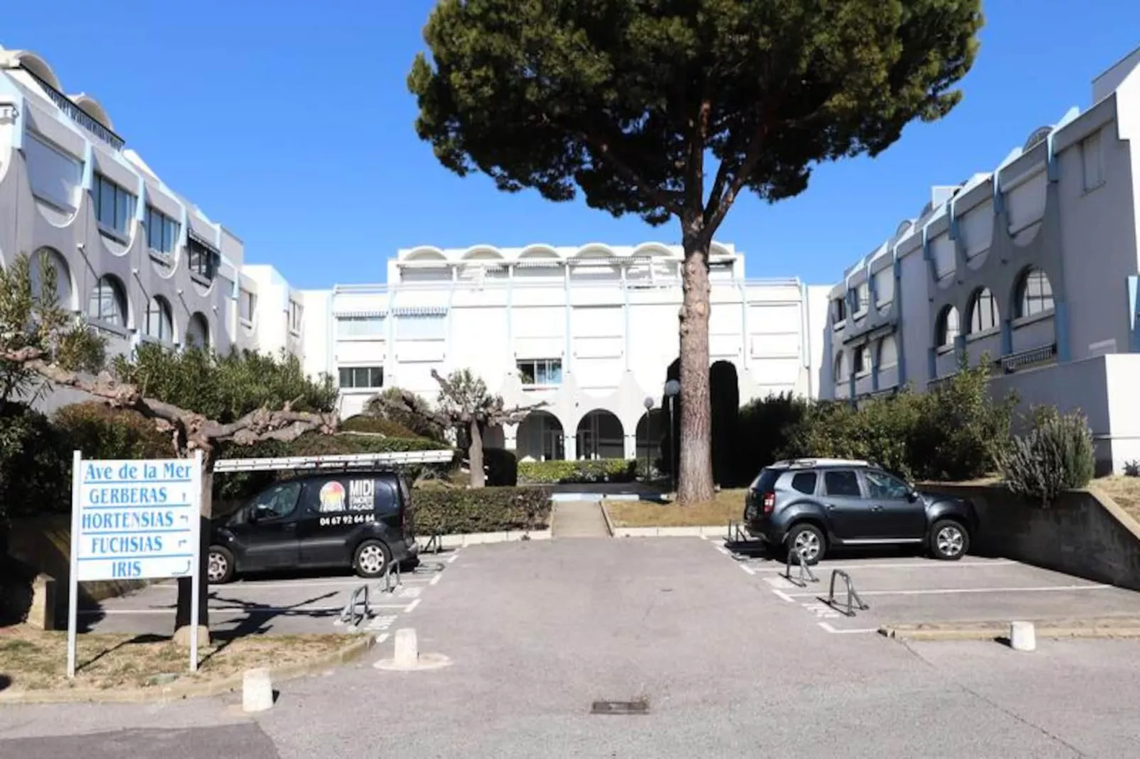 Résidence  Floralies 2-Niet-getagd