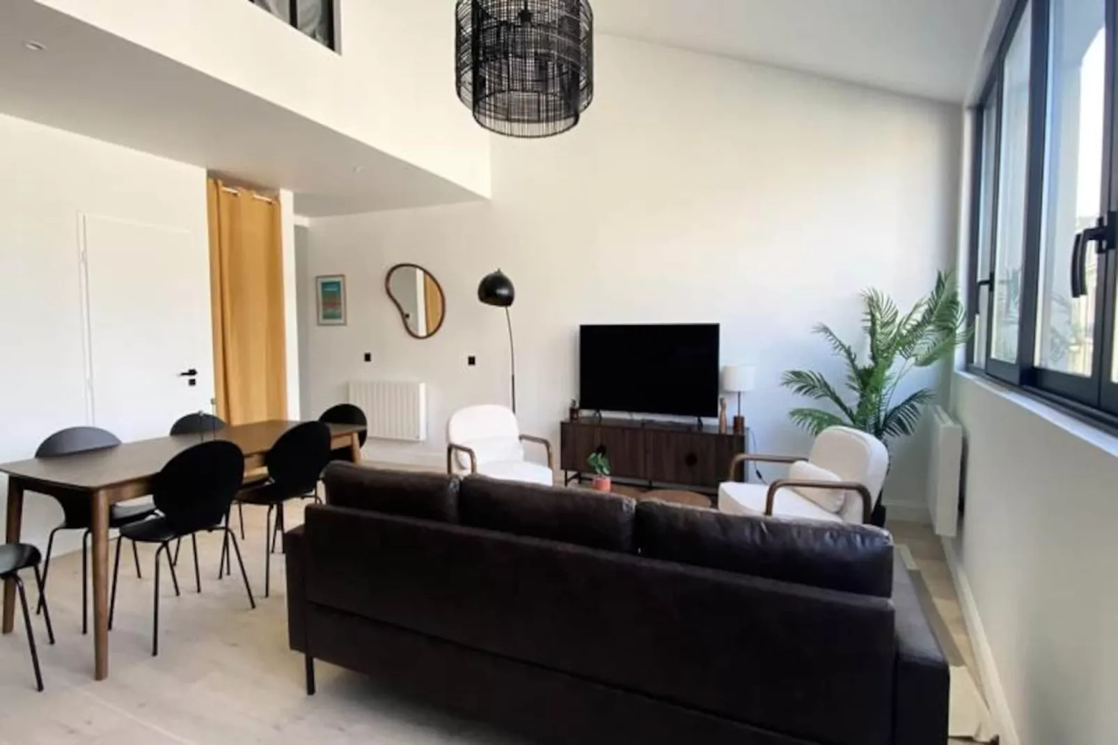 Duplex Prestigieux Au C&oelig;ur Du Triangle D&rsquo;or-Niet-getagd