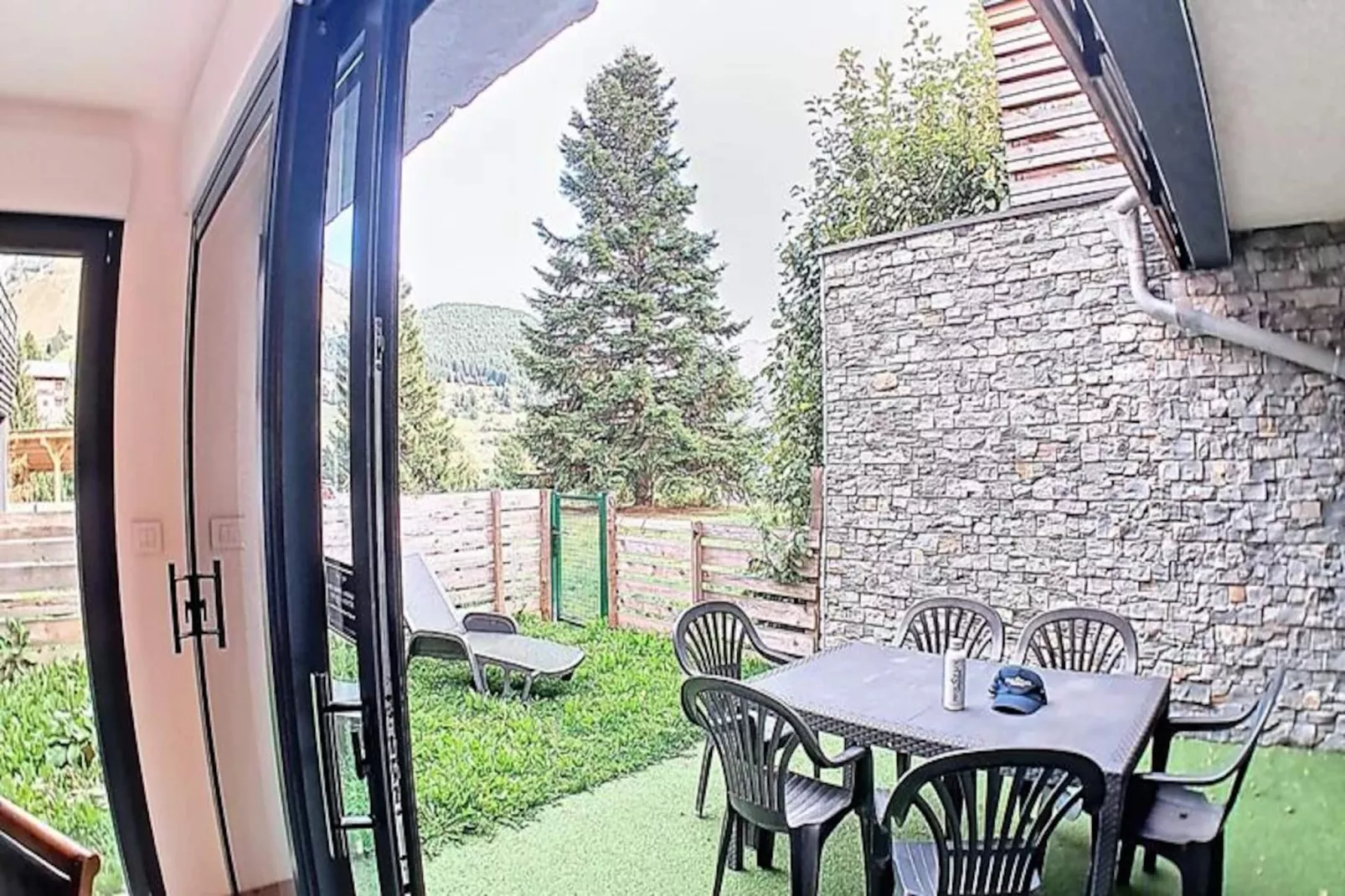 Résidence La Mariande-Niet-getagd