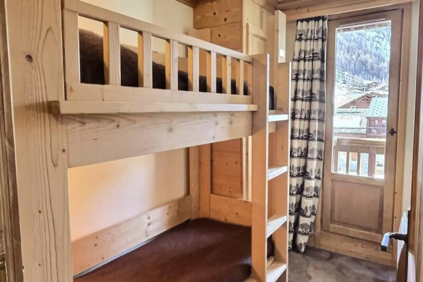 Résidence Aquila-Niet-getagd