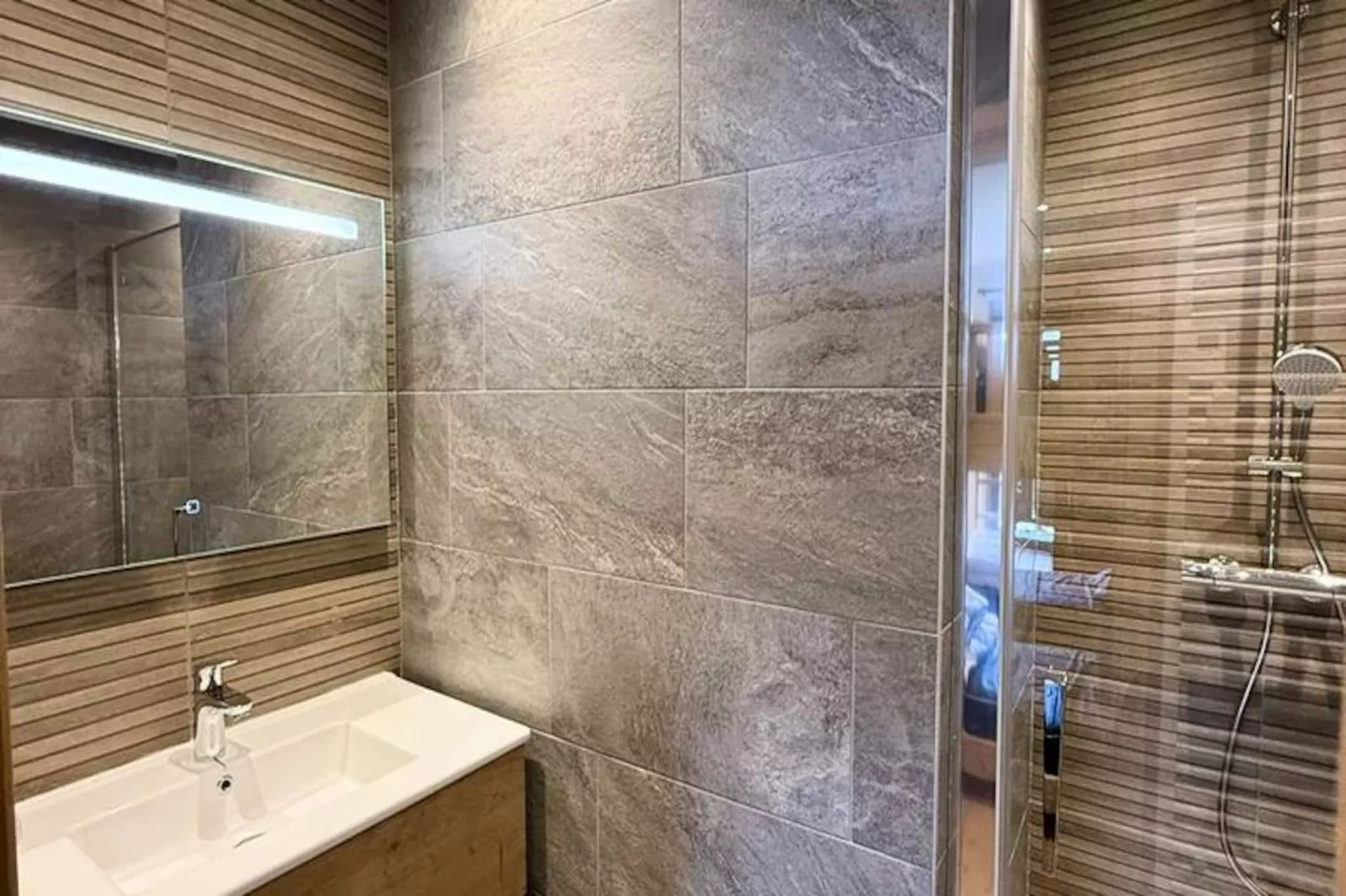 Résidence Complexe Aiguilles-Niet-getagd