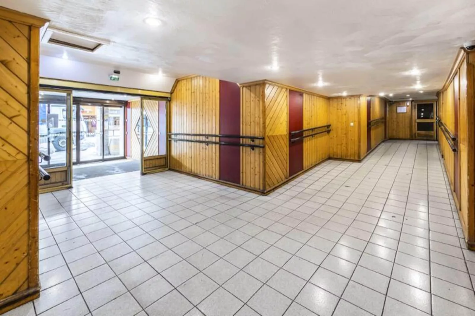 Résidence Neves-Niet-getagd