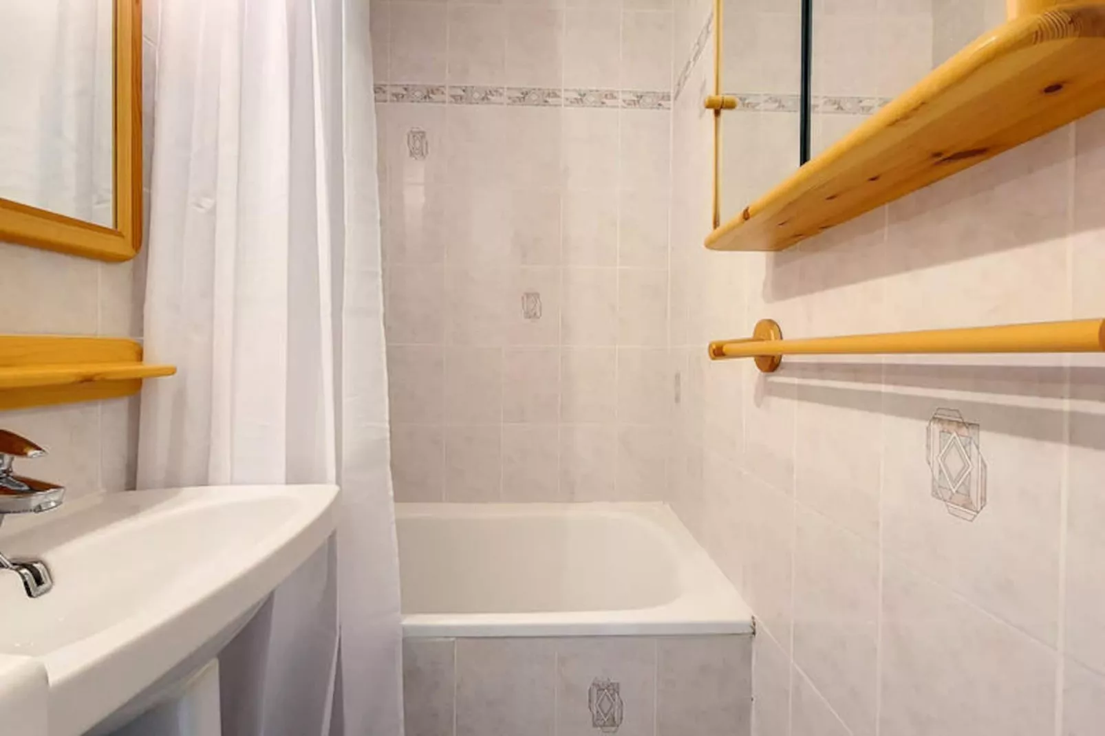 Résidence Sarvan-Niet-getagd