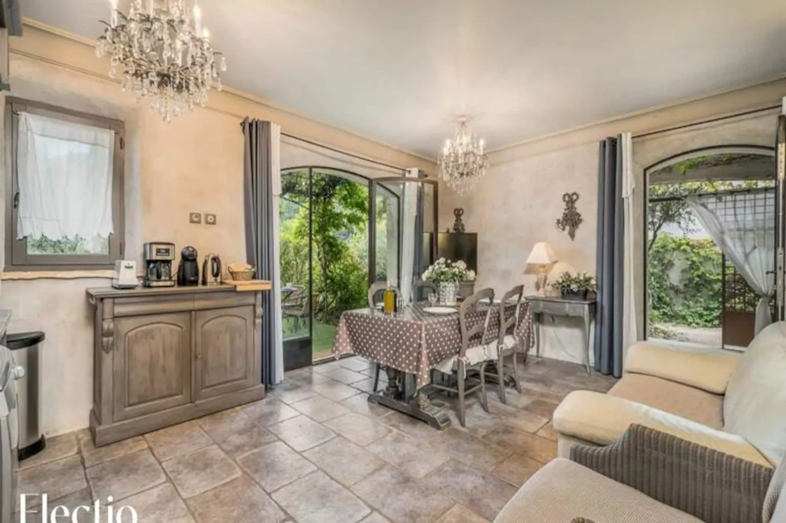 Loggia 1 Olivier | R&eacute;sidence Les Petitons-Niet-getagd