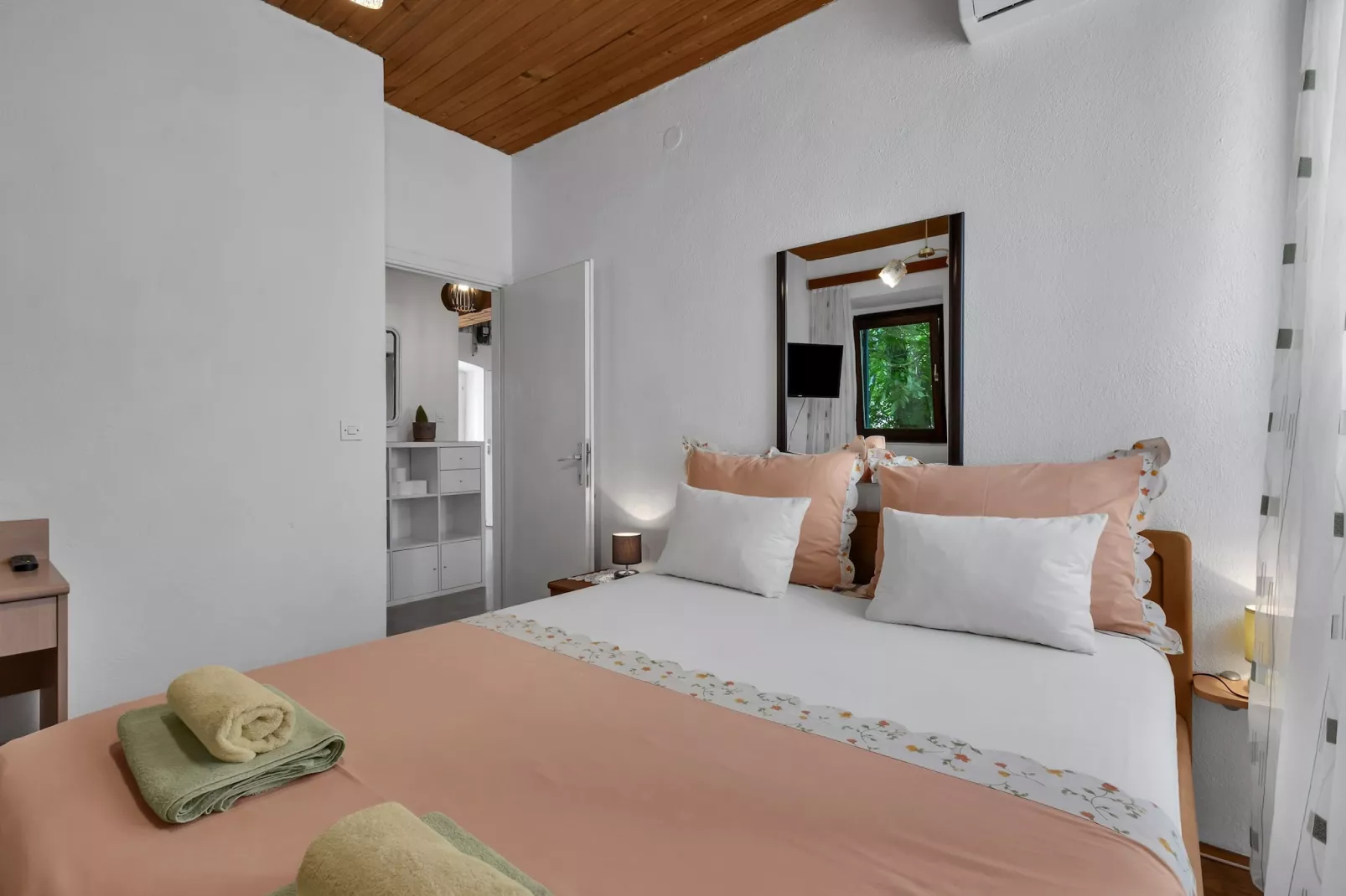 Apartments Kata - Three Bedroom Apartment with Balcony-Slaapkamer