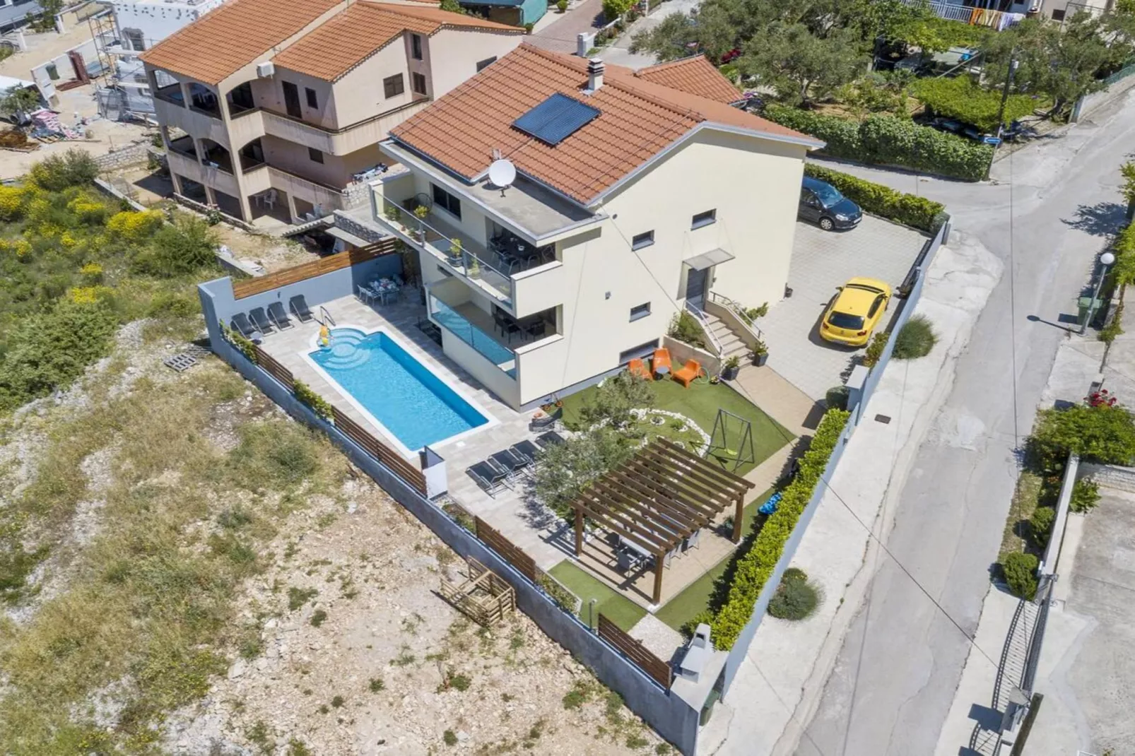 Apartment Cvita & Roza - Two Bedroom apartment with Terrace (Cvita) (A2)-Buitenlucht