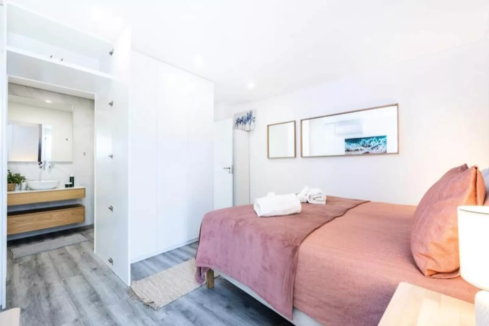 Frontline Seaview Apartment-Niet-getagd