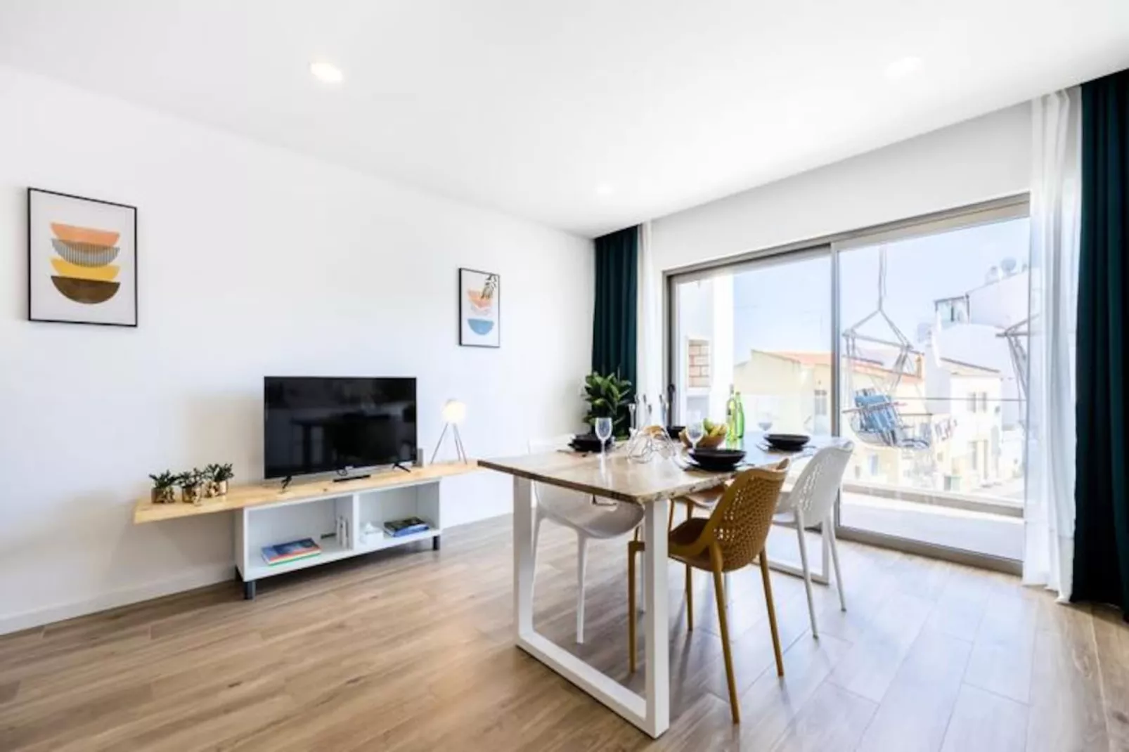 The Kuuyi Suite - Burgau-Niet-getagd