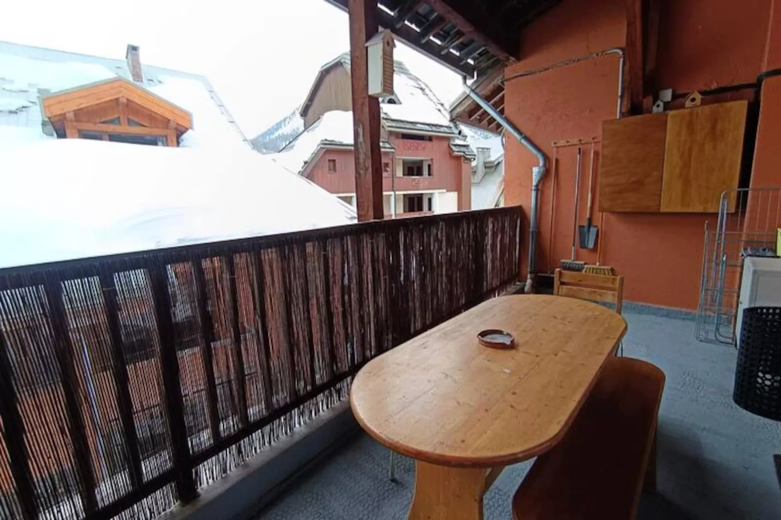 Résidence Maison Bleue Charrette-Niet-getagd