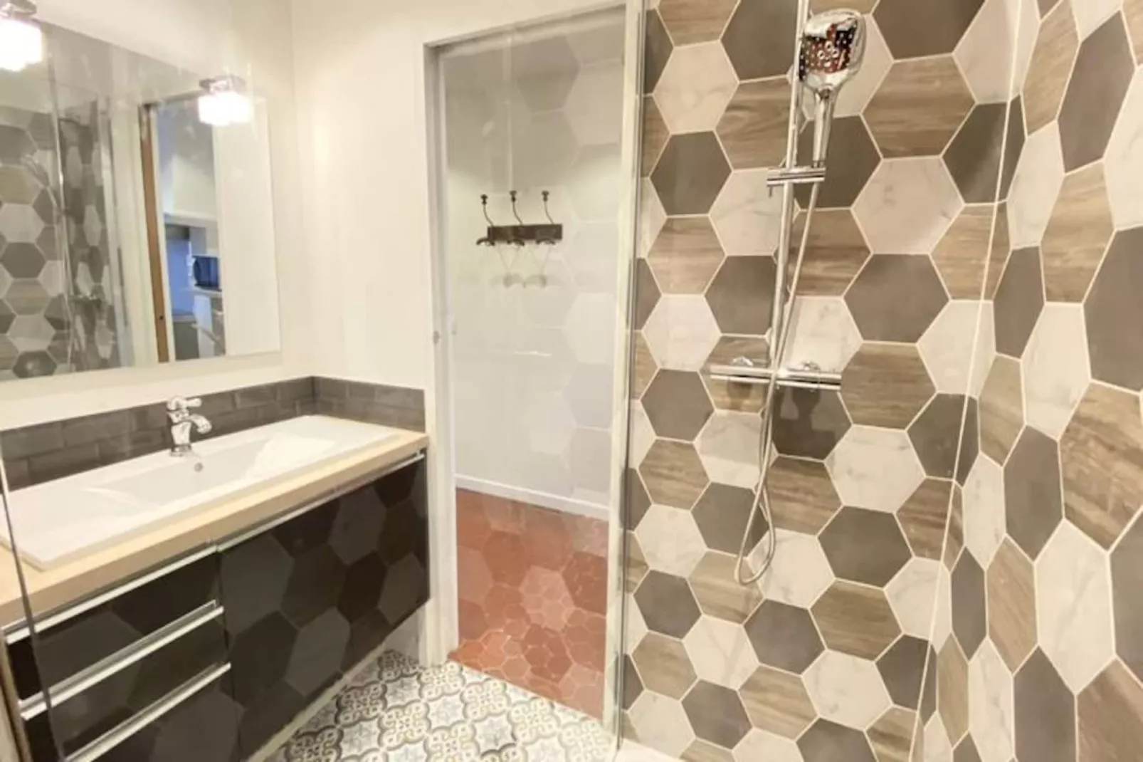 06cf : Bel Appartement Rénové Vieil Antibes-Niet-getagd