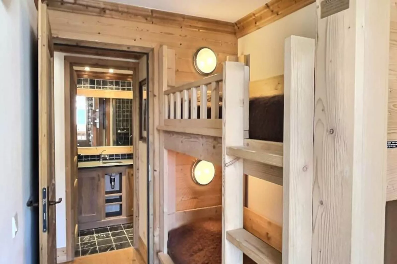 Résidence Aquila-Niet-getagd