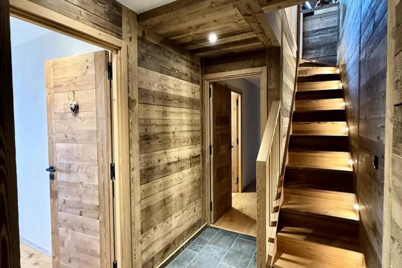 Résidence Complexe Aiguilles-Niet-getagd