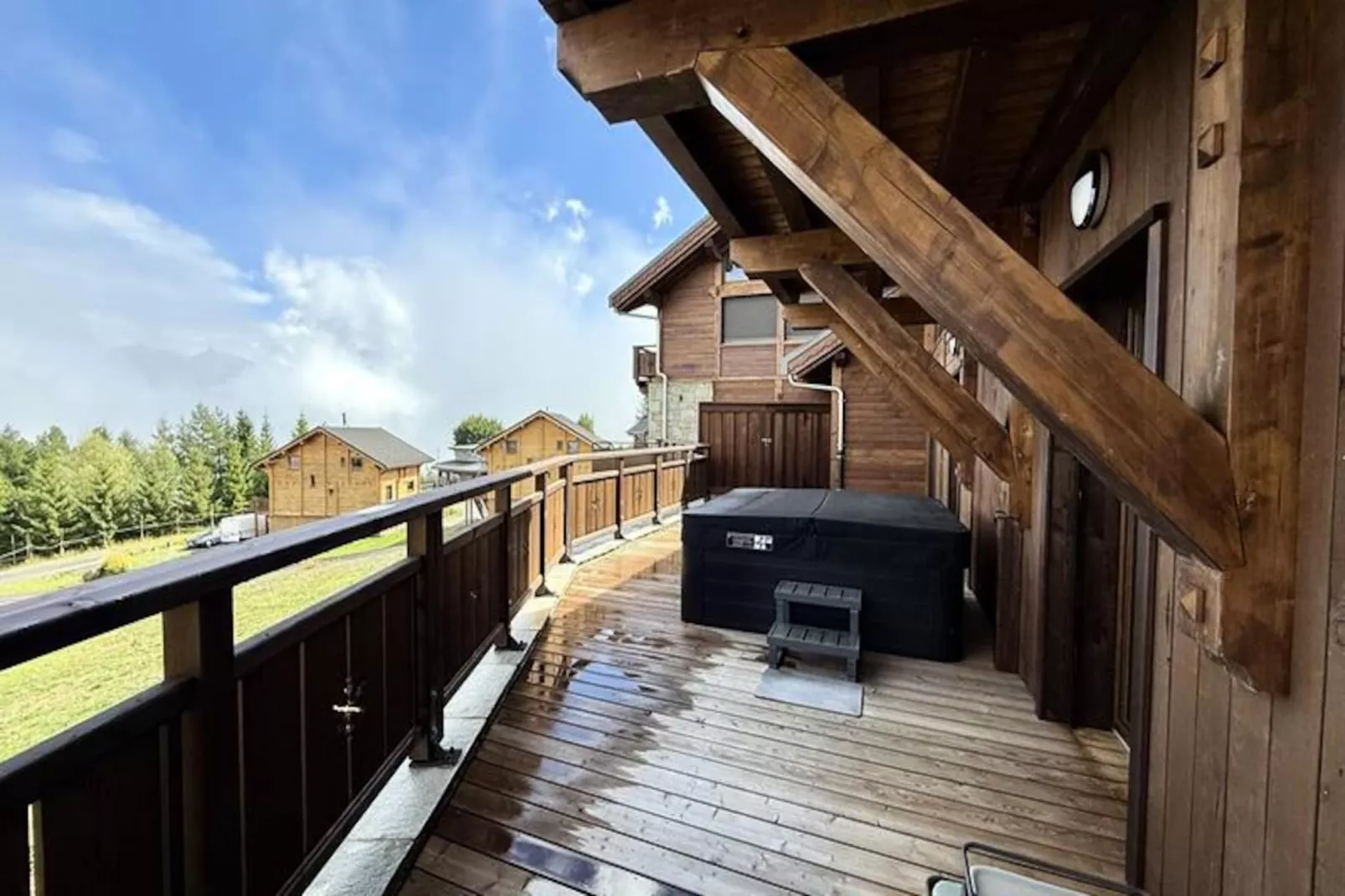 Résidence Complexe Aiguilles-Niet-getagd