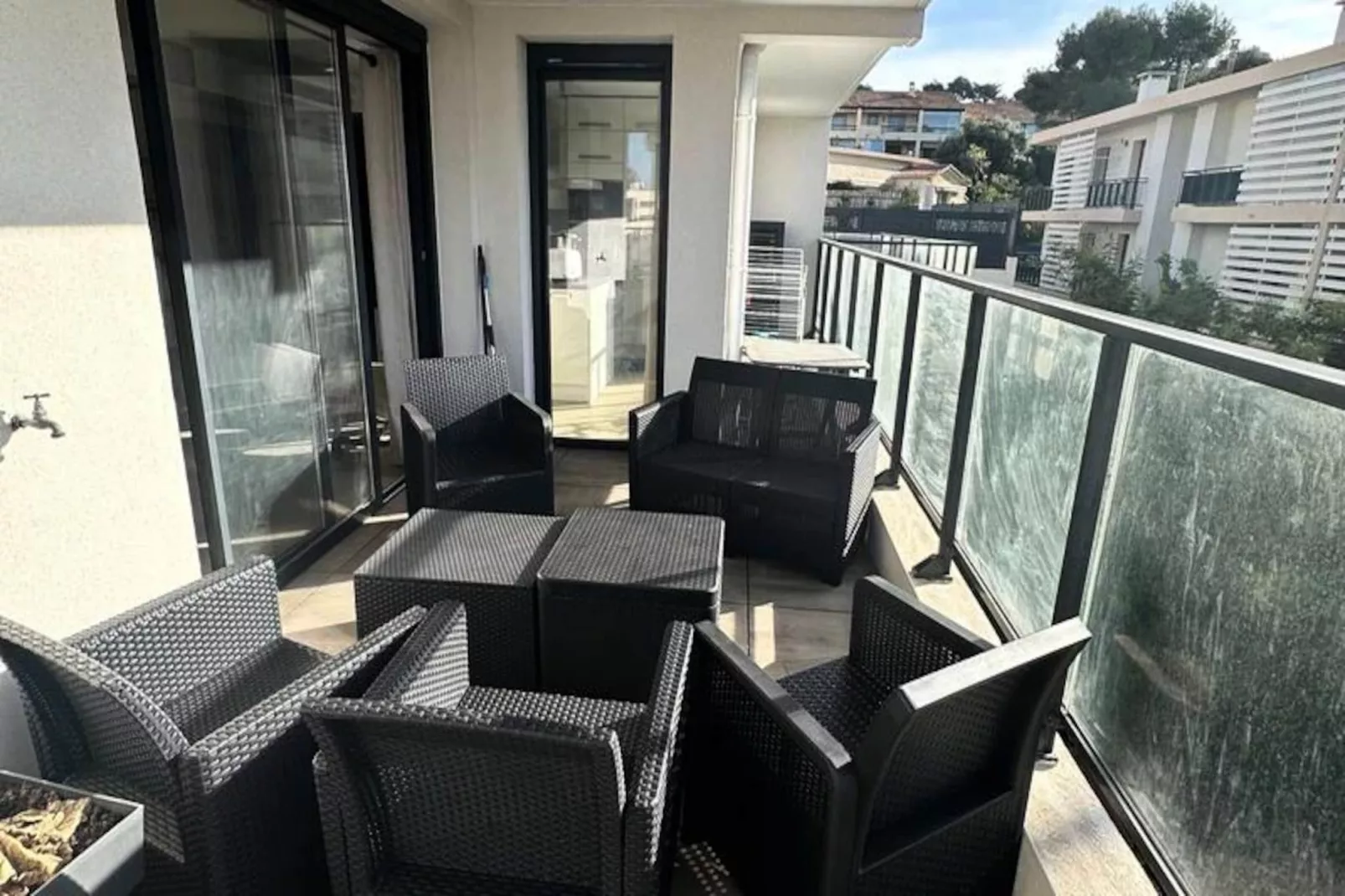 Résidence White Stone-Niet-getagd