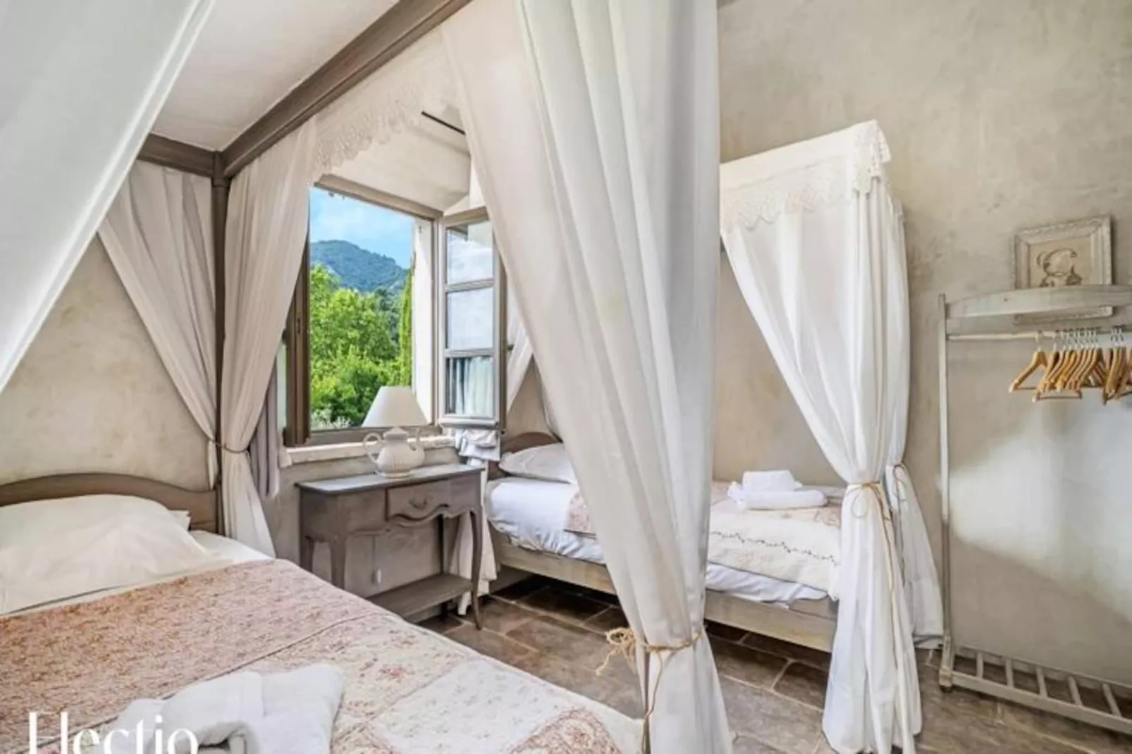 Loggia 7 Cypr&egrave;s | R&eacute;sidence Les Petitons-Niet-getagd